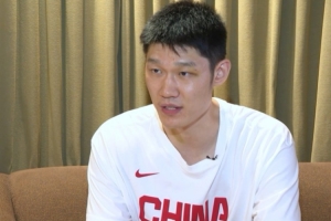 hth-这支队和原来国家队不一样的是？胡金秋：新一届男篮大家团结一心