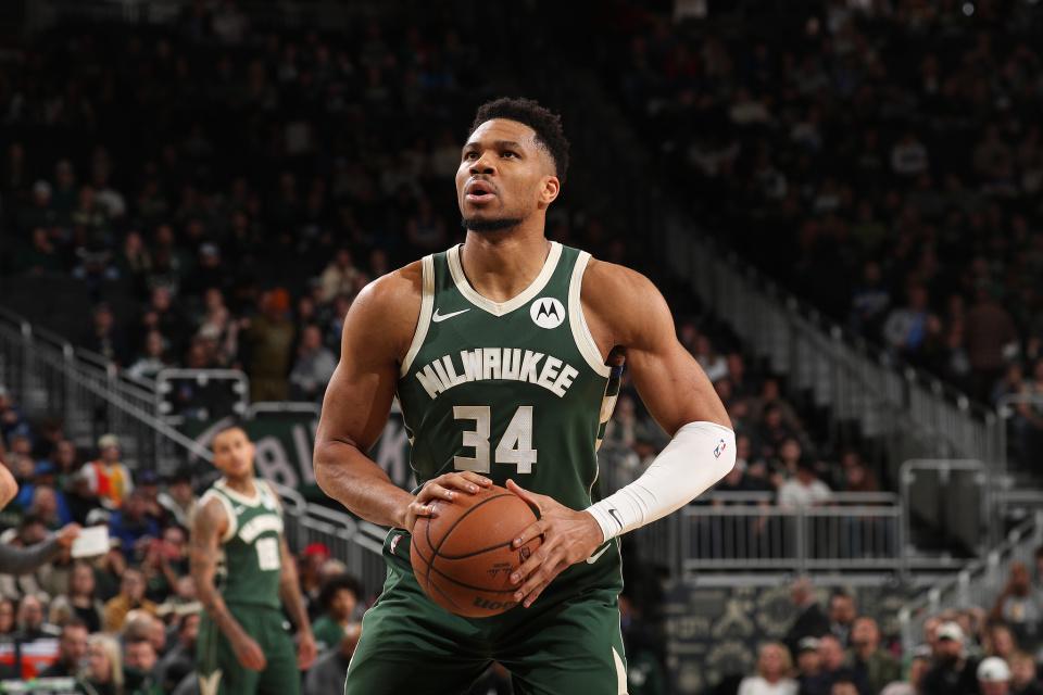 华体会官方网站-字母哥27+9+8复出首胜！雄鹿灭爵士结束4连败 乔治22分